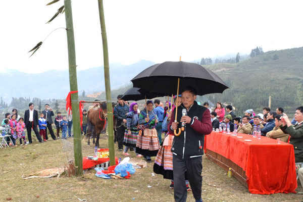 Rộn ràng lễ hội Say Sán của đồng bào người Mông