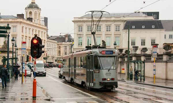 Để giảm thiểu ô nhiễm, Brussels quyết định sử dụng hệ thống giao thông công cộng miễn phí