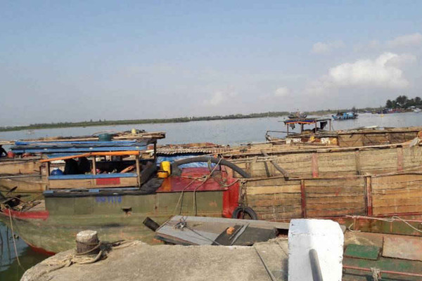 Quảng Nam: Vây bắt 5 tàu hút cát trộm quy mô lớn trong đêm