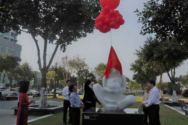 Đà Nẵng: Tiếp nhận 2 bức tượng mỹ thuật tiêu biểu