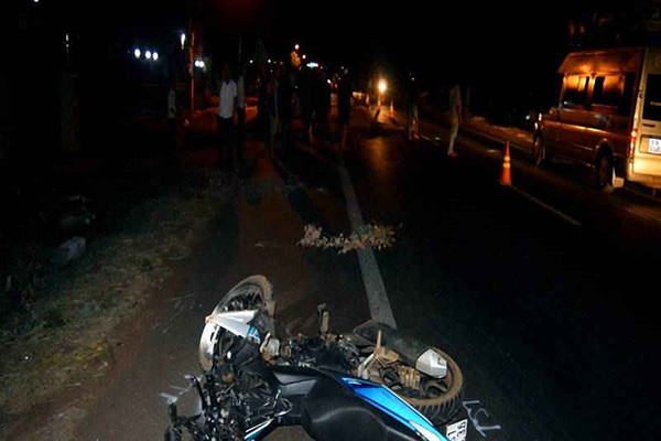 Ba thanh niên say xỉn điều khiển xe máy tông chết hai bà cụ đang qua đường