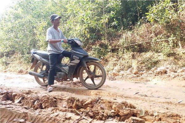 Thừa Thiên Huế: Dân khốn khổ vì đường liên thôn tan nát