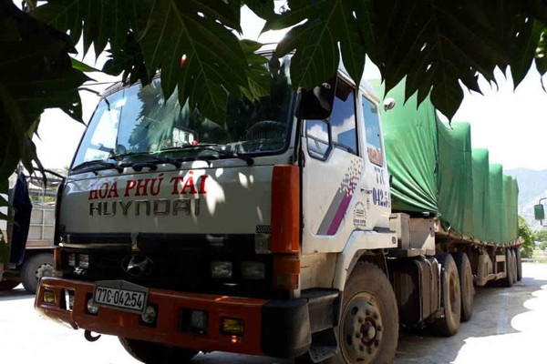Đắk Lắk: Bắt giữ xe chở đá tảng trái phép
