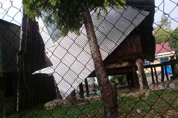 Kon Tum: Mưa đá và lốc xoáy gây thiệt hại nặng