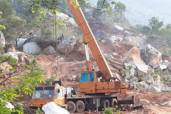 Krông Bông ( Đắk Lắk): Có hay không lợi dụng cải tạo đất để khai thác đá nguyên khối trái phép?