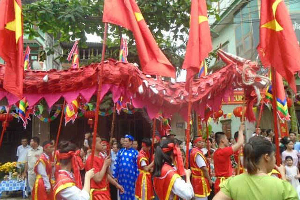 Hà Nội: Hàng ngàn người nô nức về dự lễ hội làng Đăm