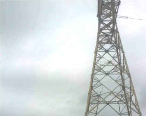 Đức Phổ (Quảng Ngãi): Người dân lo lắng đường điện 220KV phủ ngay trên nóc nhà