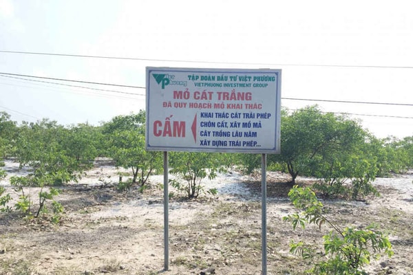 Thừa Thiên Huế: Doanh nghiệp xây nhà máy bên cạnh mỏ cát, dân và chính quyền phản ứng