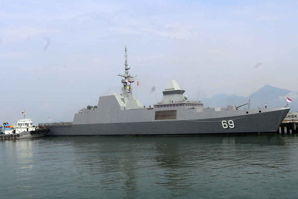 Tàu Hải quân hiện đại của Singapore đến Đà Nẵng