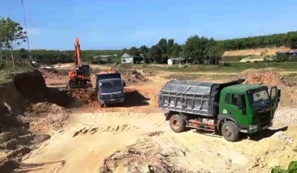 Bố Trạch- Quảng Bình: Nhiều mỏ đất cải tạo vườn đồi khai thác sai quy trình