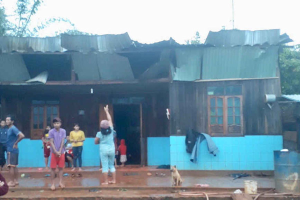 Đắk Nông: Mưa to kèm gió lốc làm hơn 20 căn nhà dân bị tốc mái, hư hỏng nặng