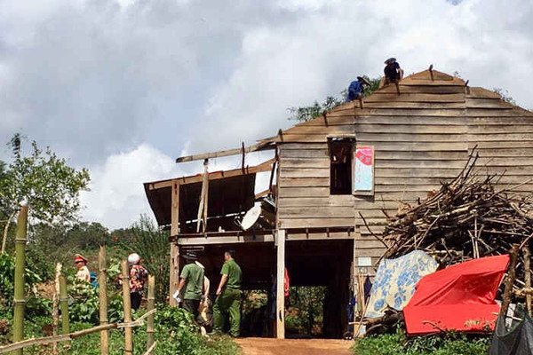 Đắk Nông: Tập trung lực lượng hỗ trợ người dân bị lốc xoáy