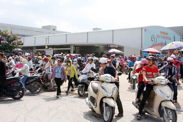 Bắc Giang: Hàng nghìn công nhân Công ty Crystal Martin Việt Nam đình công đòi quyền lợi
