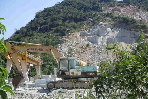 Bình Định: Những hệ lụy khai thác đá tại khu vực núi Chùa