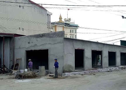 Kim Thành (Hải Dương): Chiếm đất công xây dựng 2 công trình trái phép dưới hành lang lưới điện cao áp