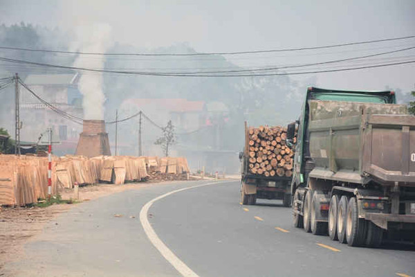 Hữu Lũng - Lạng Sơn: Nhiều cơ sở đốt phế phẩm gỗ gây ô nhiễm môi trường