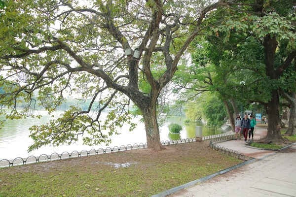 Miền Bắc hạ nhiệt, miền Nam nóng 35 độ