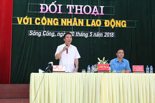 Chủ tịch UBND tỉnh Thái Nguyên đối thoại với công nhân lao động