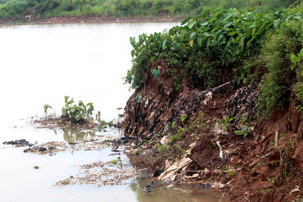 Hải Dương: Lại phát lộ một điểm chôn lấp hàng trăm m3 rác thải công nghiệp trái phép ở Minh Tân - Nam Sách