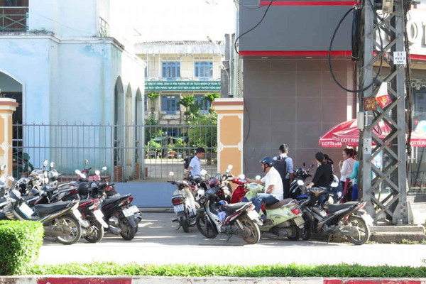 Quảng Ngãi: Hồ sơ đất đai bị dồn ứ do bị lấy lại trụ sở làm việc
