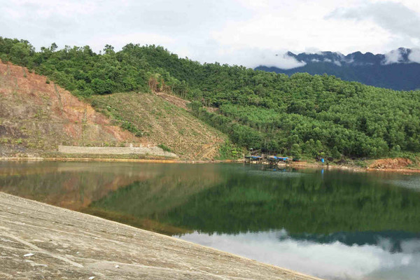 Thừa Thiên Huế: Dân mất đường vào rừng vì hồ chứa nước