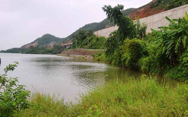 Đà Nẵng: Dân hoang mang vì kè chống sạt lở sông Cu Đê thi công ì ạch