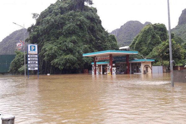 Quảng Ninh: Ngập lụt cục bộ tại hai TP Hạ Long và Cẩm Phả
