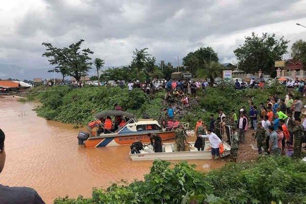 Sau sự cố vỡ đập thủy điện, Lào tiếp tục vật lộn với cuộc chiến về thức ăn, thuốc