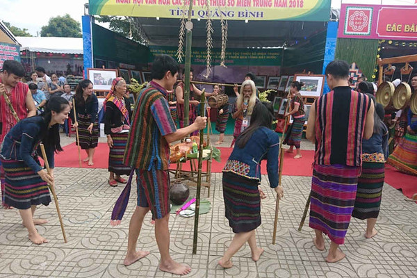 Tái hiện các nghi thức sinh hoạt văn hóa truyền thống các dân tộc miền Trung