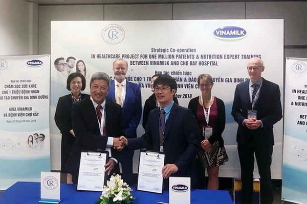 Vinamilk - Bệnh viện Chợ Rẫy ký kết hợp tác chiến lược nâng tầm quốc tế