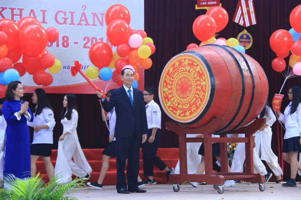 Chủ tịch nước dự lễ khai giảng ở Trường THPT Chu Văn An