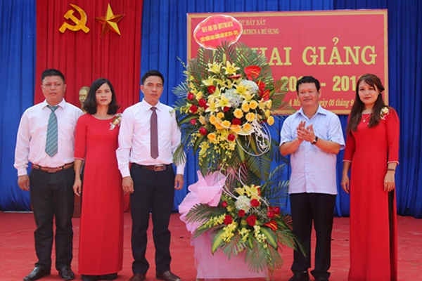 211.000 học sinh Lào Cai náo nức khai giảng năm học mới