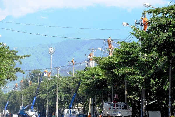 Đà Nẵng: Nâng cấp đường dây điện KCN Hòa Khánh trước mùa mưa