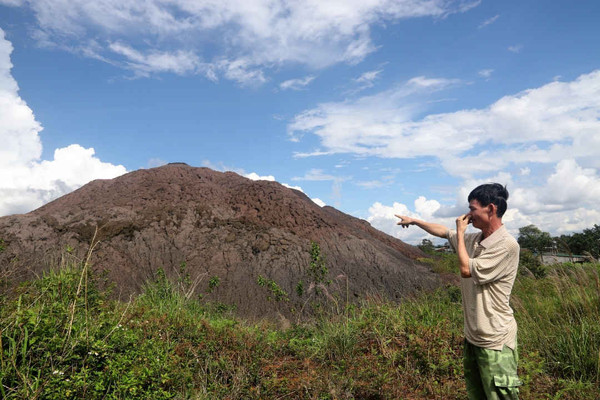 Bảo Lâm – Lâm Đồng: “Núi” chất thải tấn công khu dân cư ​​​​​​​