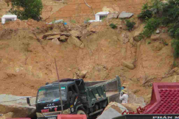Bình Định: Công ty TNHH Nam Á phớt lờ yêu cầu của UBND tỉnh ngang nhiên khai thác đá trái phép tại núi Hòn Chà