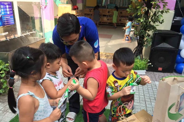 TP.HCM: Giúp học sinh mầm non học cách phân loại rác thải