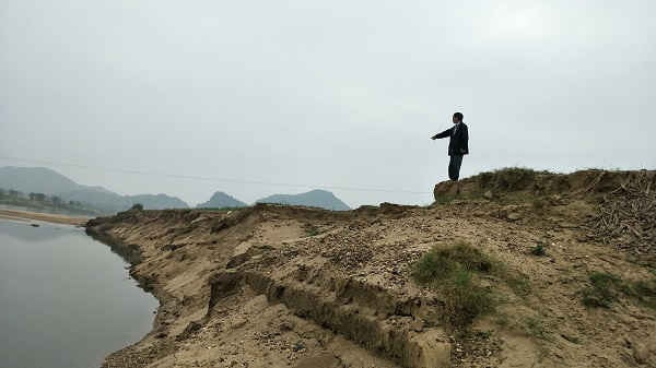 Cẩm Thủy (Thanh Hóa): Người dân hoang mang về tình trạng sạt lở đất nông nghiệp.