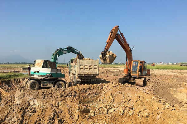 Vụ lợi dụng cải tạo đồng ruộng để khai thác đất sét trái phép ở Triệu Sơn - Thanh Hoá: Yêu cầu khắc phục hậu quả trong 15 ngày