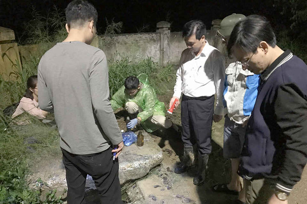 Hà Nội: Bắt quả tang Urenco 6 xả thải trực tiếp ra hồ Xuân Khanh, Ba Vì