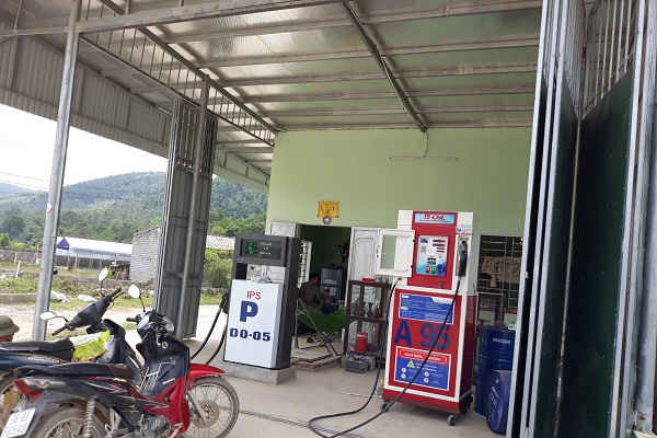 Hà Trung (Thanh Hóa): Bất chấp lệnh cấm vẫn kinh doanh xăng dầu trái phép