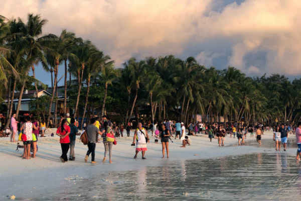 Philippines chào đón du khách đến Boracay sau 6 tháng cải tạo hòn đảo