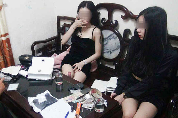 Tàng trữ ma túy đá, hai thiếu nữ xứ Huế bị bắt giữ