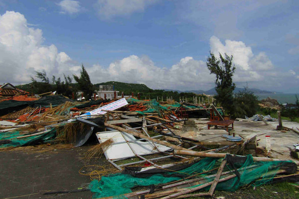 Phú Yên: Khắc phục hậu quả của cơn lốc xoáy