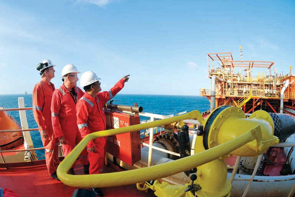 Phát triển kinh tế biển và vai trò của ngành Dầu khí - Bài 1: Ngành Dầu khí Việt Nam - Ngành kinh tế đặc biệt