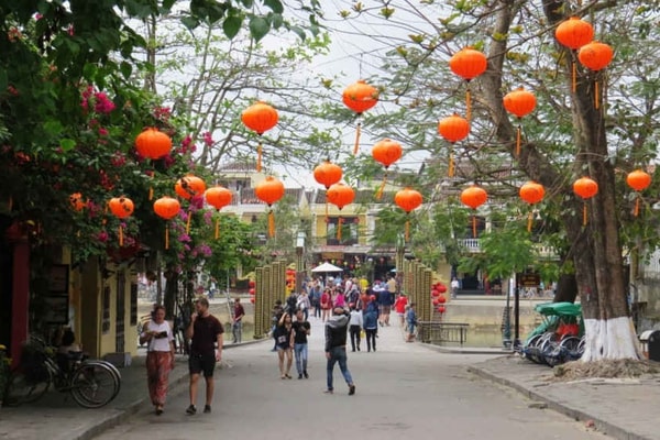 “Chợ phiên Hội An” tuyệt đối không sử dụng túi ny lon, ống hút nhựa