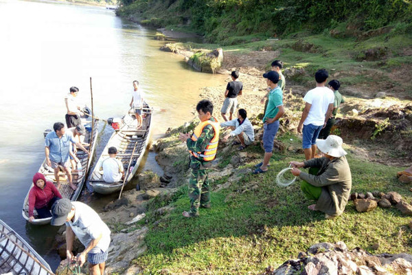 Quảng Ngãi: Tìm thấy thi thể một trong hai em nhỏ nghi đuối nước cạnh bờ sông