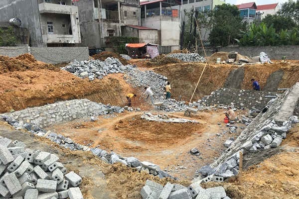 Bá Thước (Thanh Hóa): Ngang nhiên san lấp hàng nghìn mét vuông đất lúa để xây dựng trái phép.