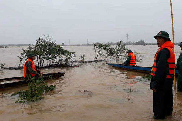 Quảng Trị: Tìm thấy thi thể 2 nạn nhân mất tích vì mưa lũ sau nhiều giờ tìm kiếm