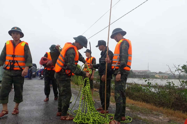 Quảng Trị: Tăng cường công tác thu gom chất thải sau mưa lũ