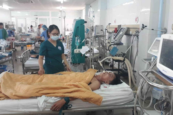 Quảng Trị: 3 người nhập viện nguy kịch, nghi ngộ độc thực phẩm